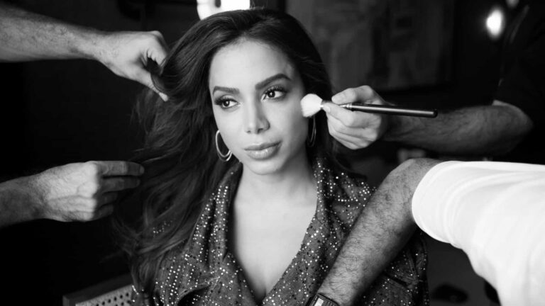 Anitta mostra seu lado vulnerável em trailer do novo documentário