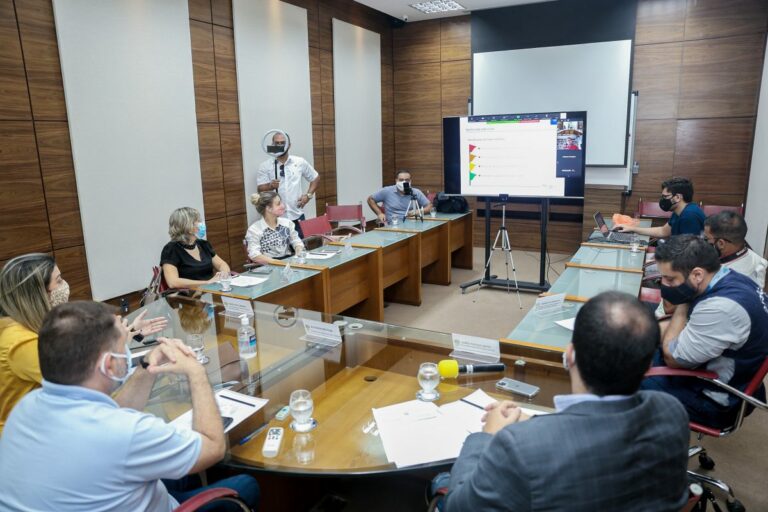 ComitĂȘ de Acompanhamento da Covid-19 nega interferĂȘncia polĂtica nos trabalhos