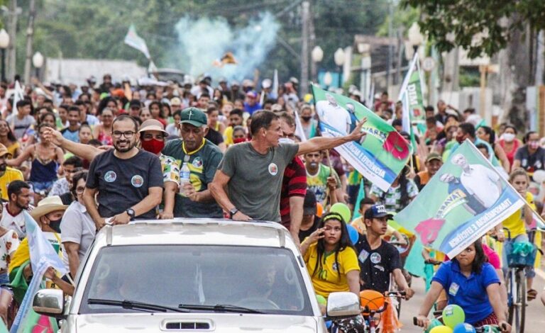 Com presença de Bittar e Milani, centenas vão às ruas em apoio a Tavares e Marcio