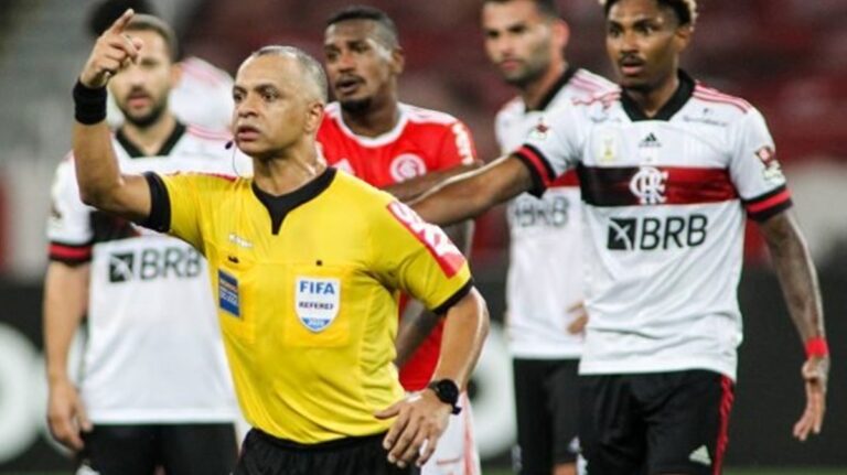 Flamengo critica árbitro e pede à CBF para tira-lo do jogo com o São Paulo
