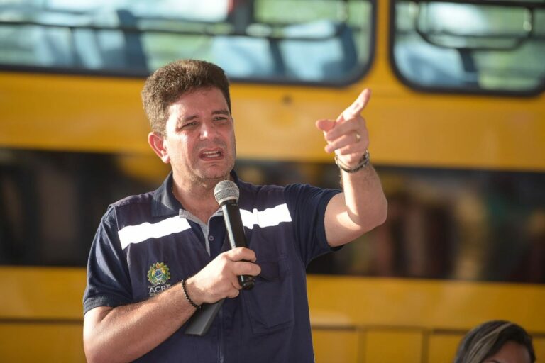 Investindo R$ 100 mi, Gladson anuncia 2° parcela do 13º para 21 de dezembro