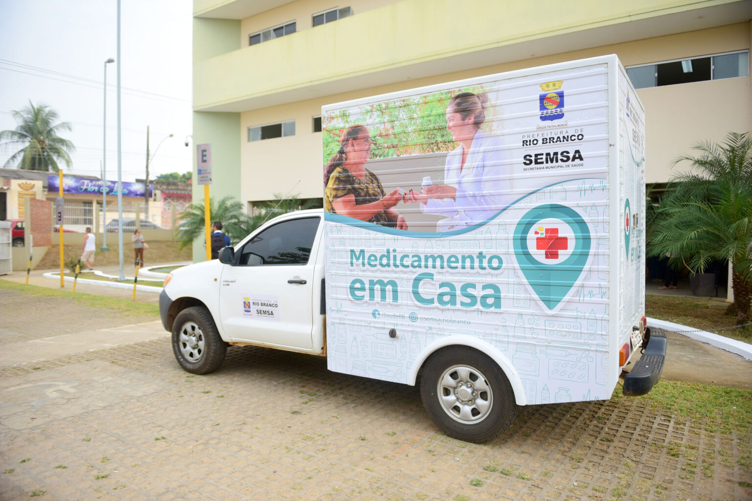 Prefeitura dobra atendimento por meio do programa Medicamento em Casa a paciente do SUS