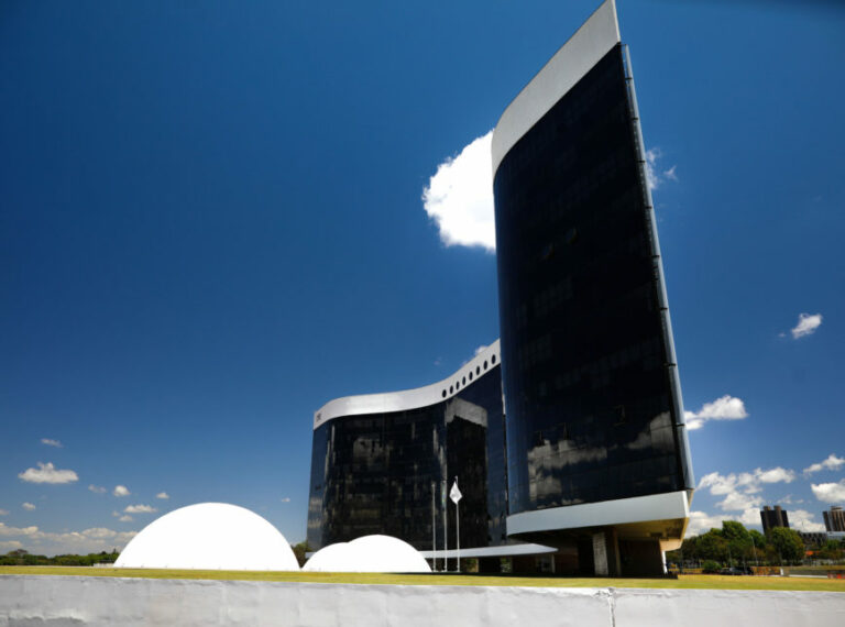 TSE é alvo de tentativa de ataque hacker; Barroso diz que foi neutralizado