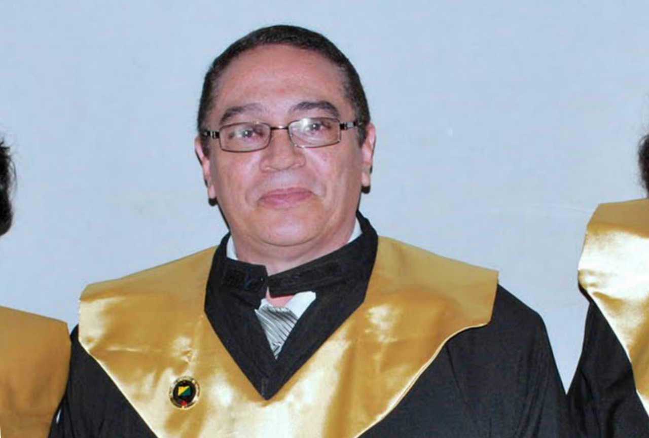 Historiador Carlos Alberto é homenageado pela Academia Acreana de Letras
