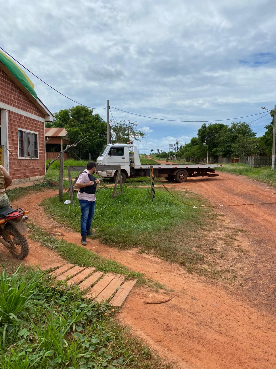 Caminhão roubado no Acre é recuperado na Bolívia e polícia investiga atuação de quadrilha