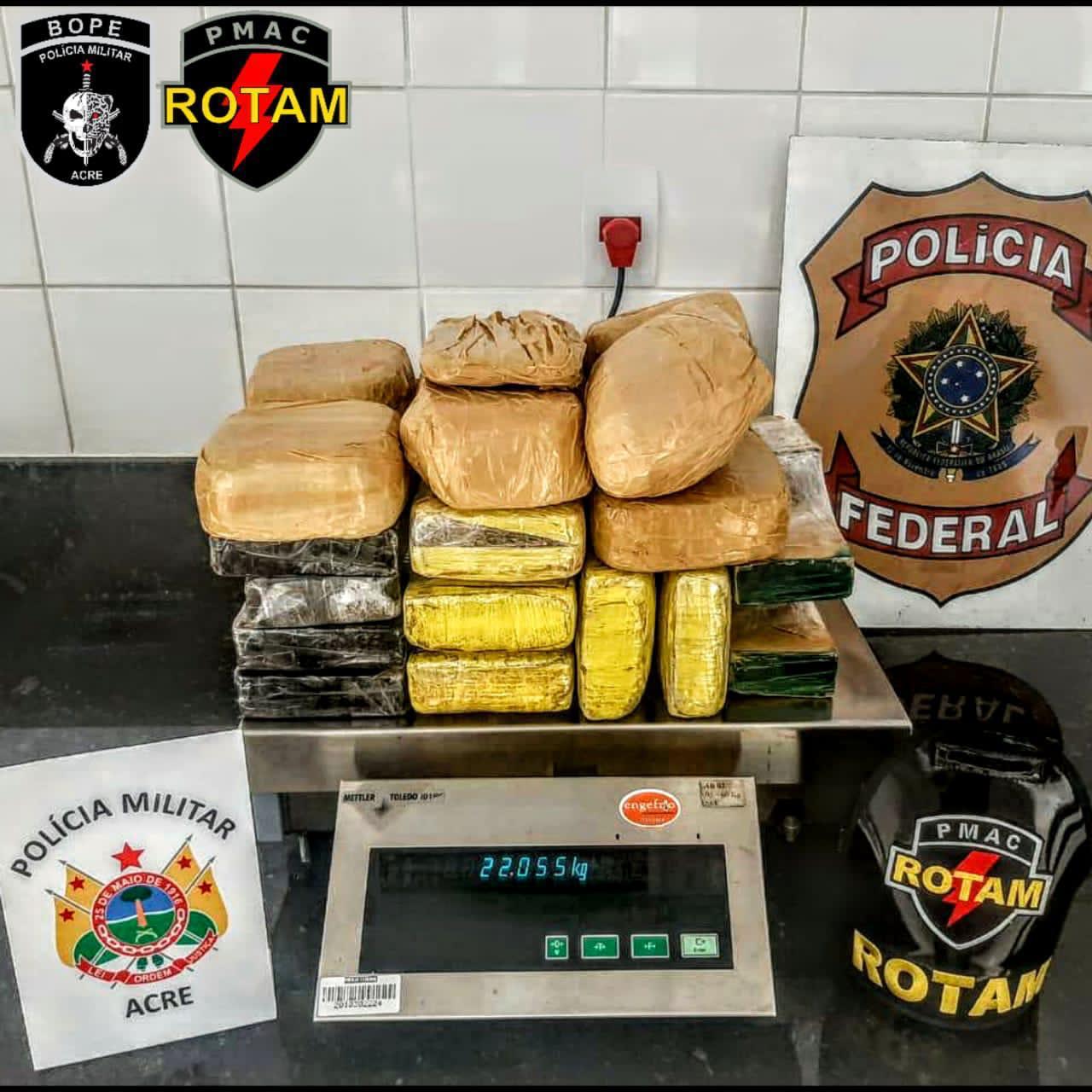 Polícia fecha ‘boca de fumo’, apreende 22kg de drogas e prende homem em flagrante