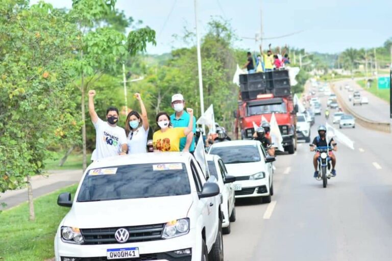Ao lado do vice, Socorro Neri reúne centenas de apoiadores em carreata na Capital 