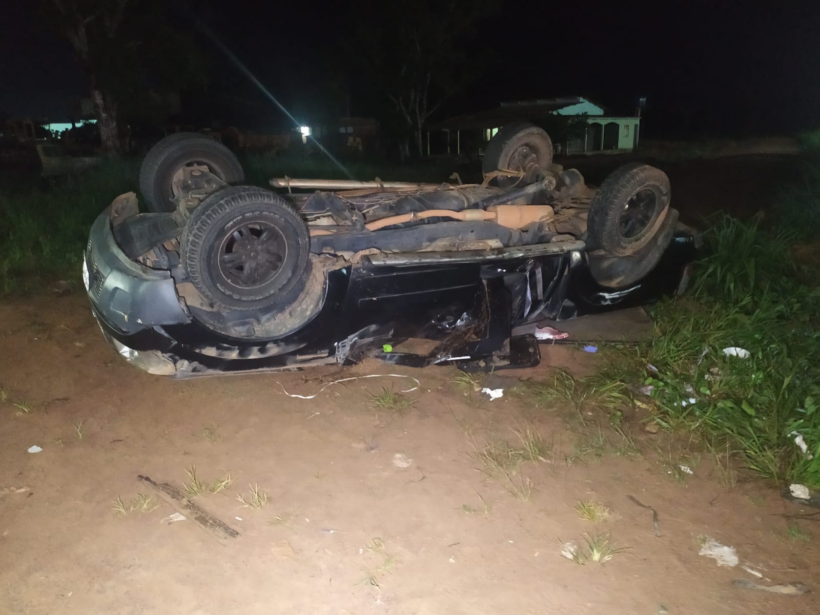 Caminhonete capota e deixa um morto e 4 feridos na Via Verde, em Rio Branco