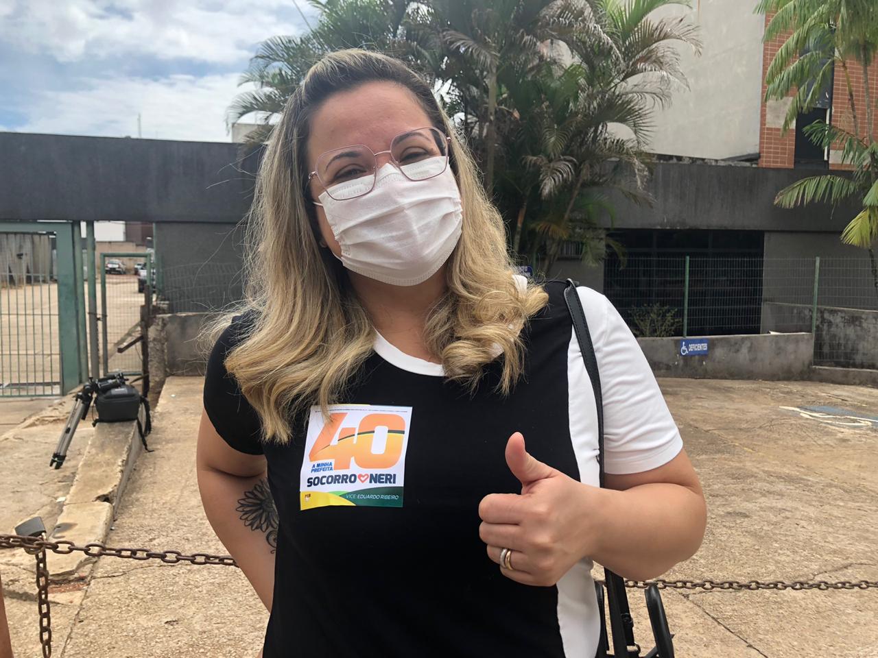 Vereadora mais bem votada de Rio Branco, vai até seção de Socorro Neri: “Estamos confiantes”