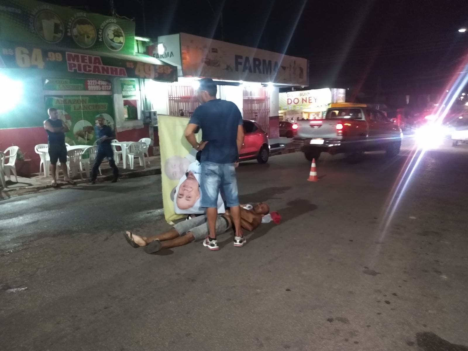 Homem é atropelado por motociclista ao atravessar rua no Conjunto Esperança