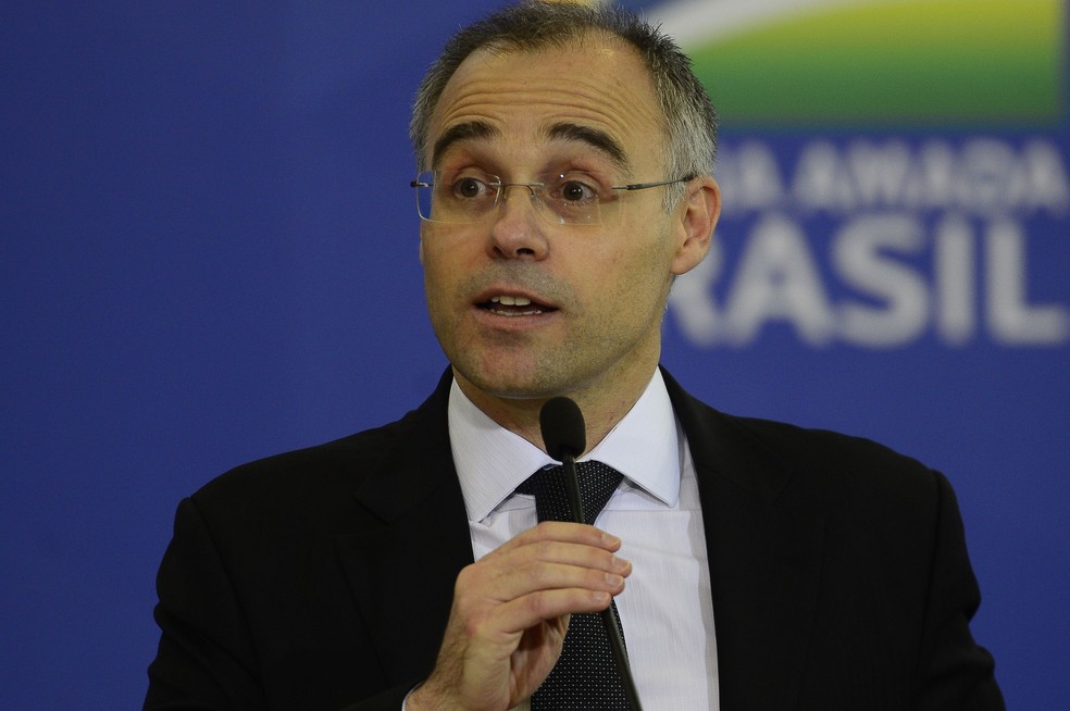 Ministro da Justiça, André Mendonça, é diagnosticado com Covid-19