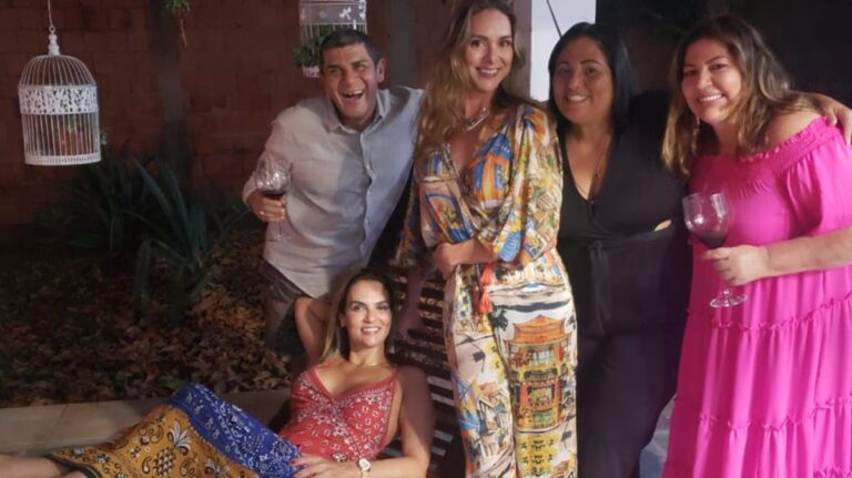 Colunista Roberta Lima celebra aniversário entre amigos e família; veja na coluna do Moisés