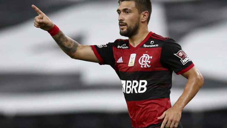 Arrascaeta concorre ao Prêmio Puskás, pelo golaço no Flamengo