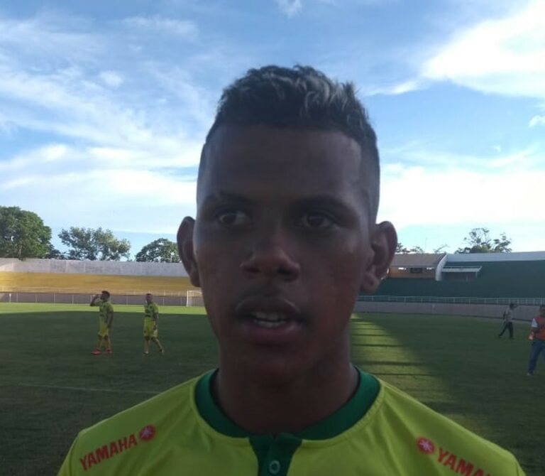 Rio Branco-AC confirma chegada de atacante e lateral-esquerdo