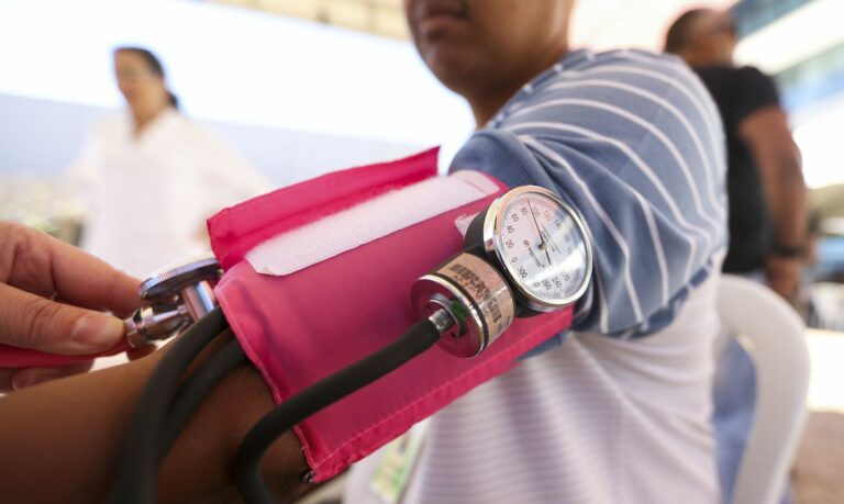 ANS suspende a comercialização de 12 planos de saúde; veja quais