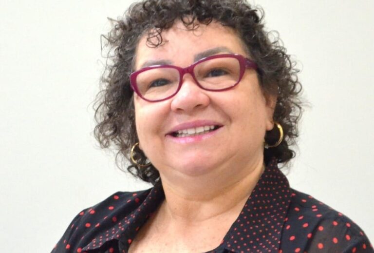 Mãe de poeta falecido em novembro luta pela vida na UTI do Pronto-Socorro da Capital