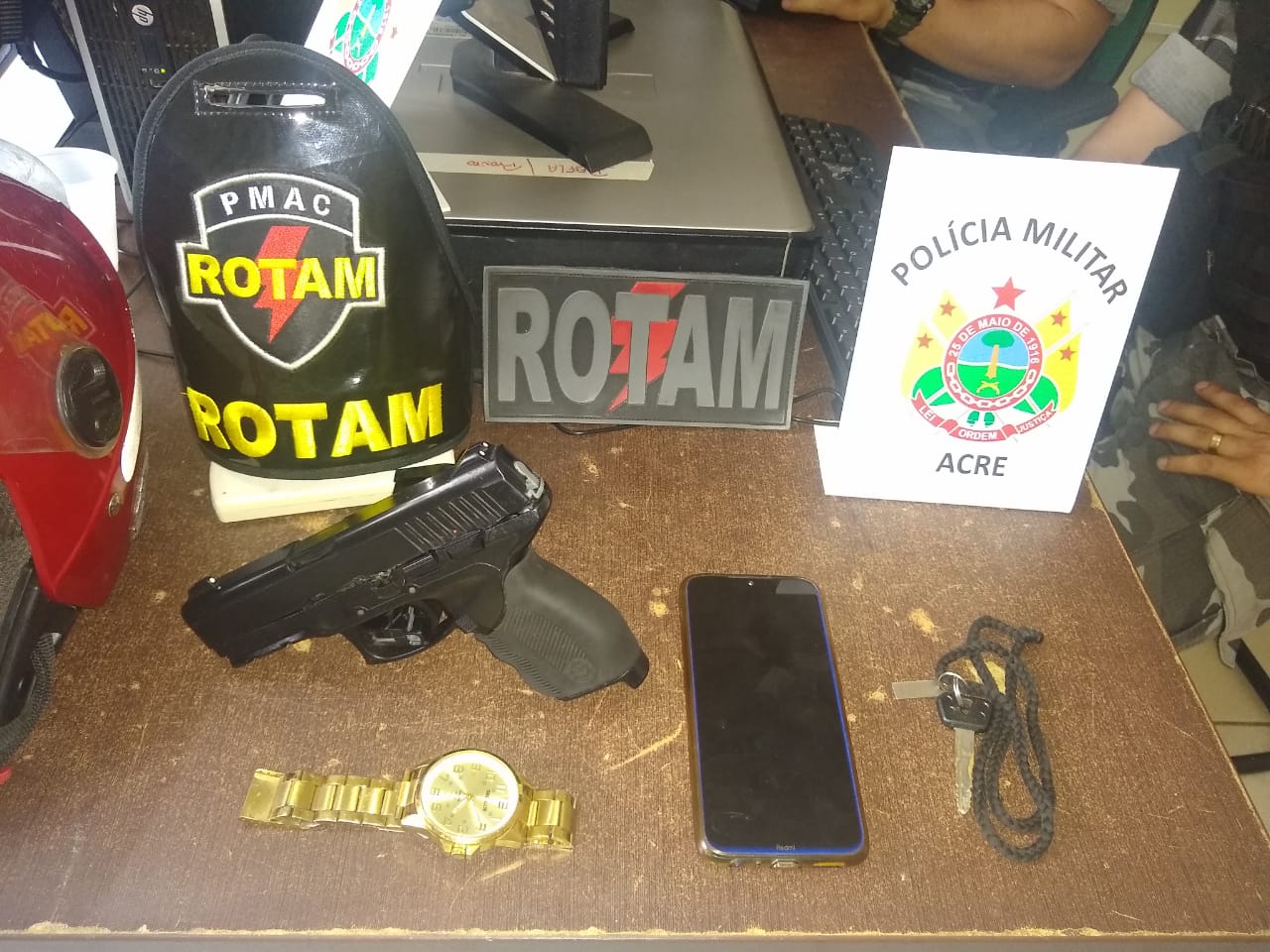Polícia Militar prende dupla com arma de brinquedo e evita roubos na capital