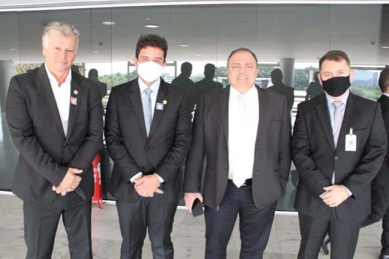 Em encontro com Pazuello, Gladson diz que AC já se prepara para imunizar contra a covid