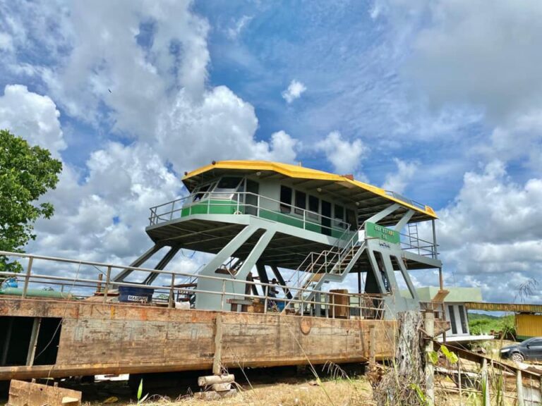 Gladson anuncia revitalização de balsa que irá fazer travessia da população no rio Juruá