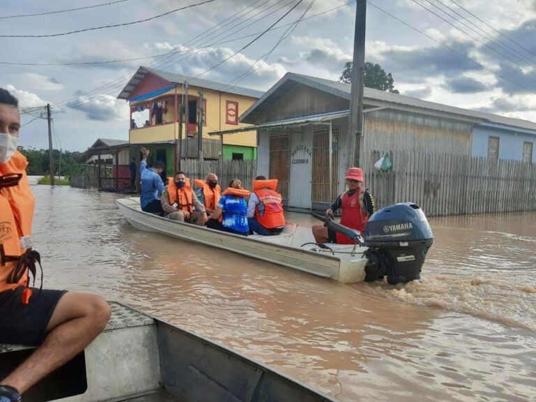 Rios Tarauacá e Muru começam a baixar e traz alívio para população