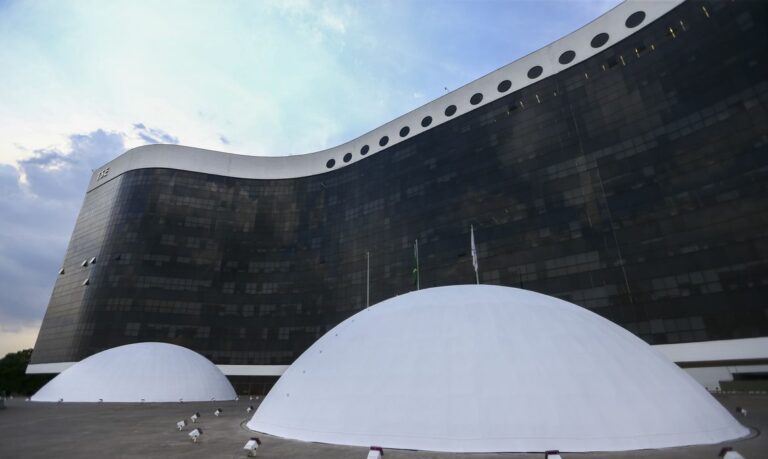 Candidatos eleitos em 2020 devem ser diplomados nesta sexta-feira (18)