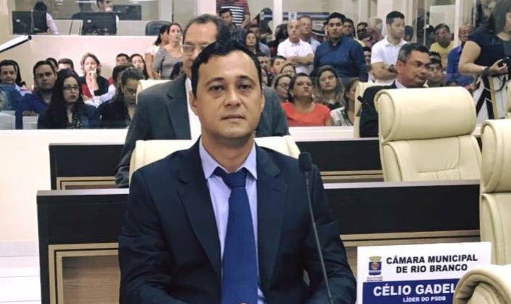 Vereador reeleito em Rio Branco, Célio Gadelha, do MDB, é acusado de comprar votos