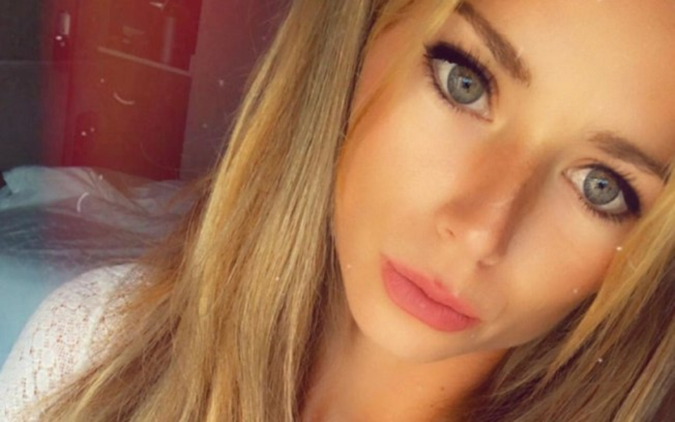 Tenista italiana movimenta as redes sociais após foto sensual de Natal