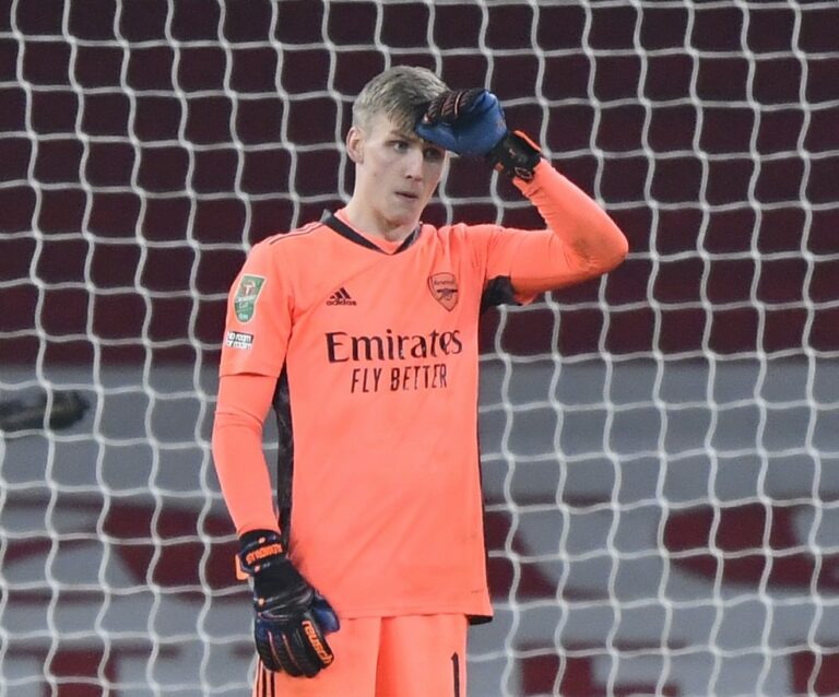 Goleiro do Arsenal deleta conta no Twitter após levar frango contra o City