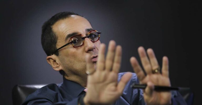 Kajuru assume sexo com homens e metralha verdade ao assumir implante para aumento de seu órgão: “Eu era brocha”