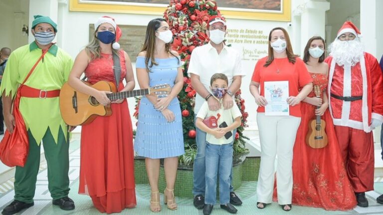 Márcia Abreu: Ana Paula Cameli lança campanha “Faça Uma Criança Sorrir no Natal”; confira