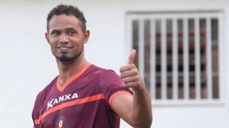 Em jogo com aglomeração, goleiro Bruno reaparece no futebol carioca