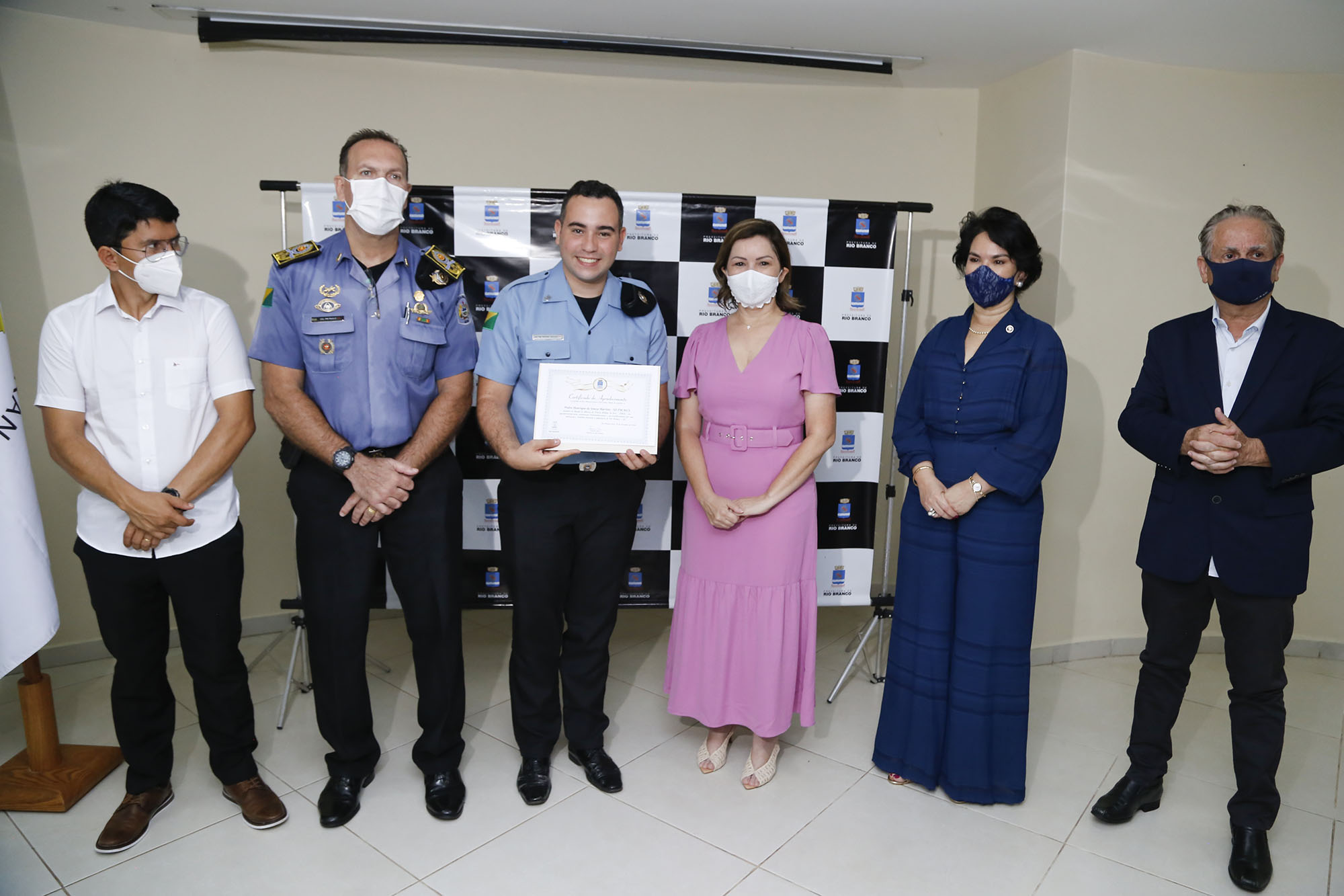 Prefeita Socorro Neri faz homenagem a “Furiosa”, a banda da PolĂcia Militar Prefeita Socorro Neri faz homenagem a “Furiosa”, a banda da PolĂcia Militar