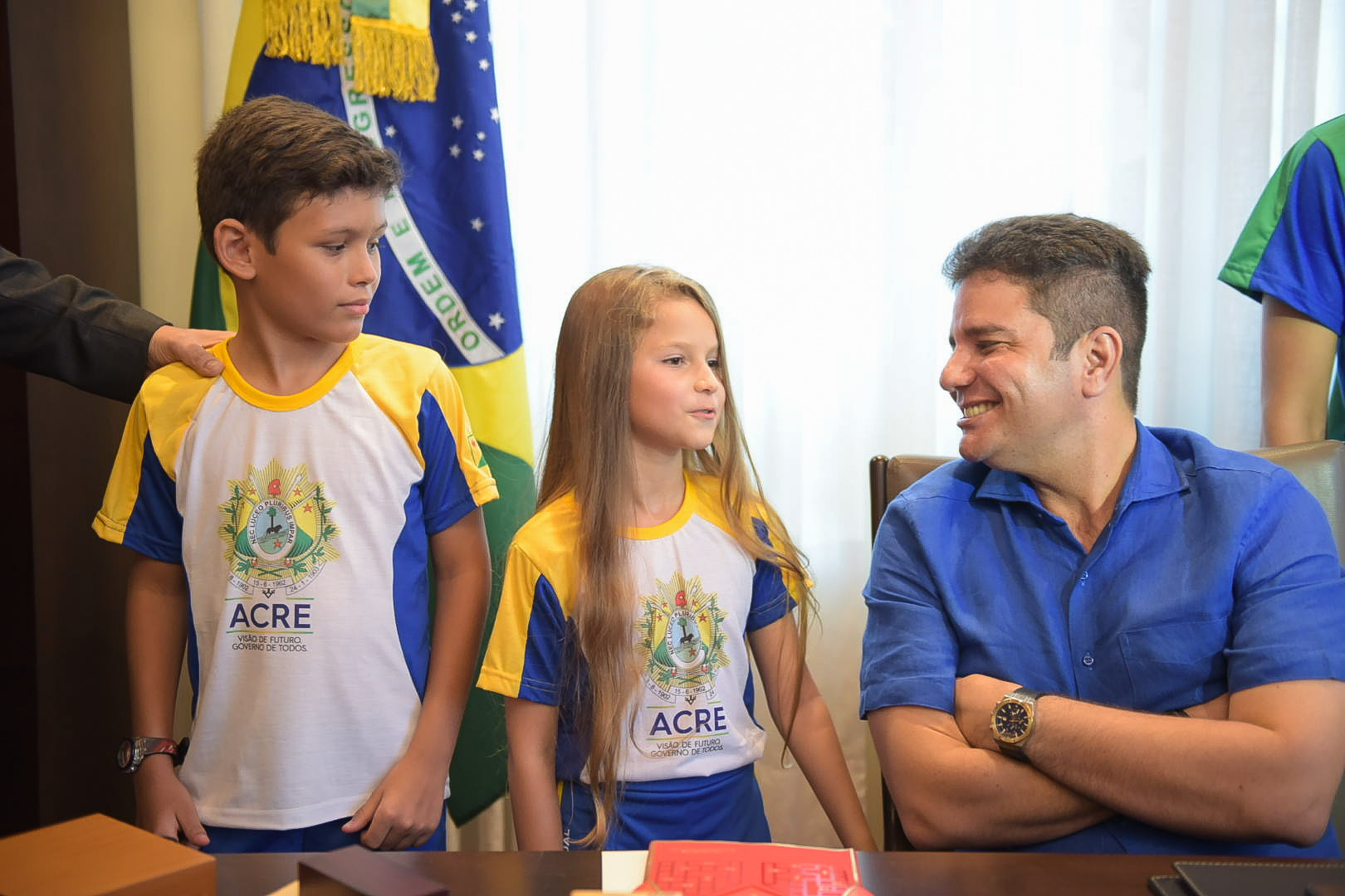 Se Bocalom cortar, Gladson diz arcar com subsídio da passagem a estudantes do Estado