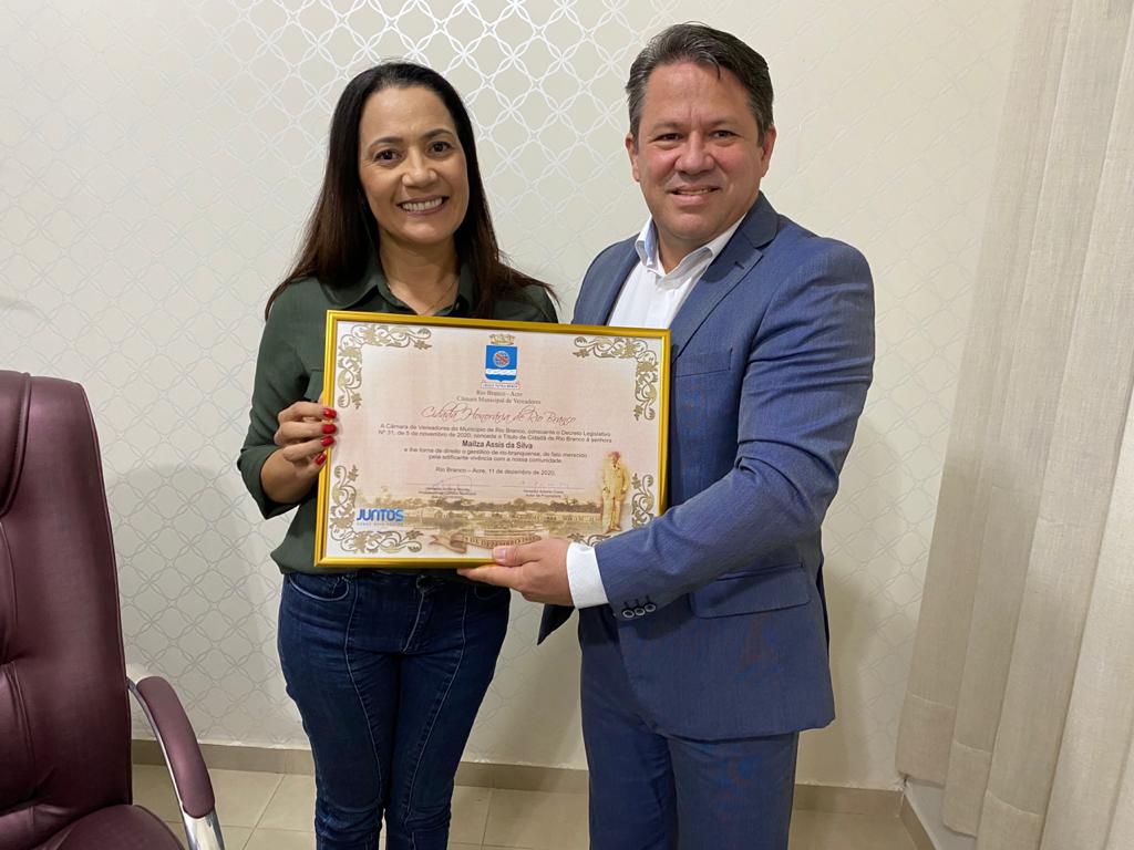Senadora Mailza Gomes recebe título e a nova cidadã rio-branquense Senadora Mailza Gomes recebe título e a nova cidadã rio-branquense