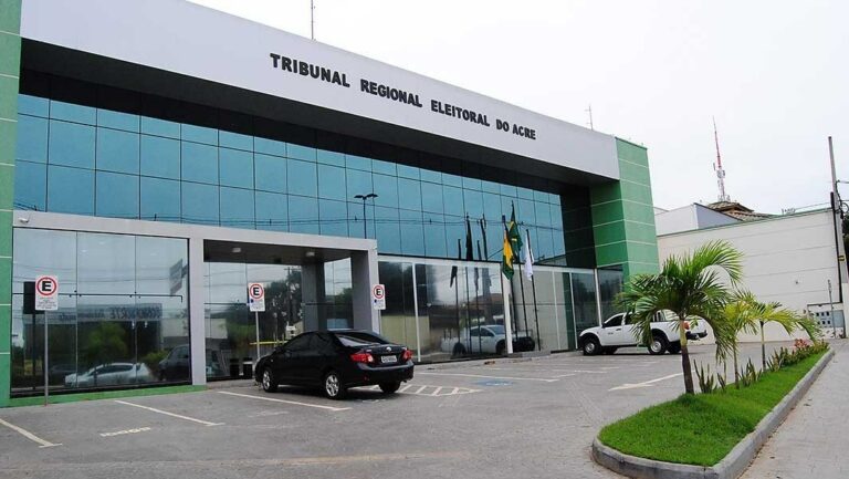 Candidatos eleitos nos municípios do Juruá e Alto Acre são diplomados pelo TRE
