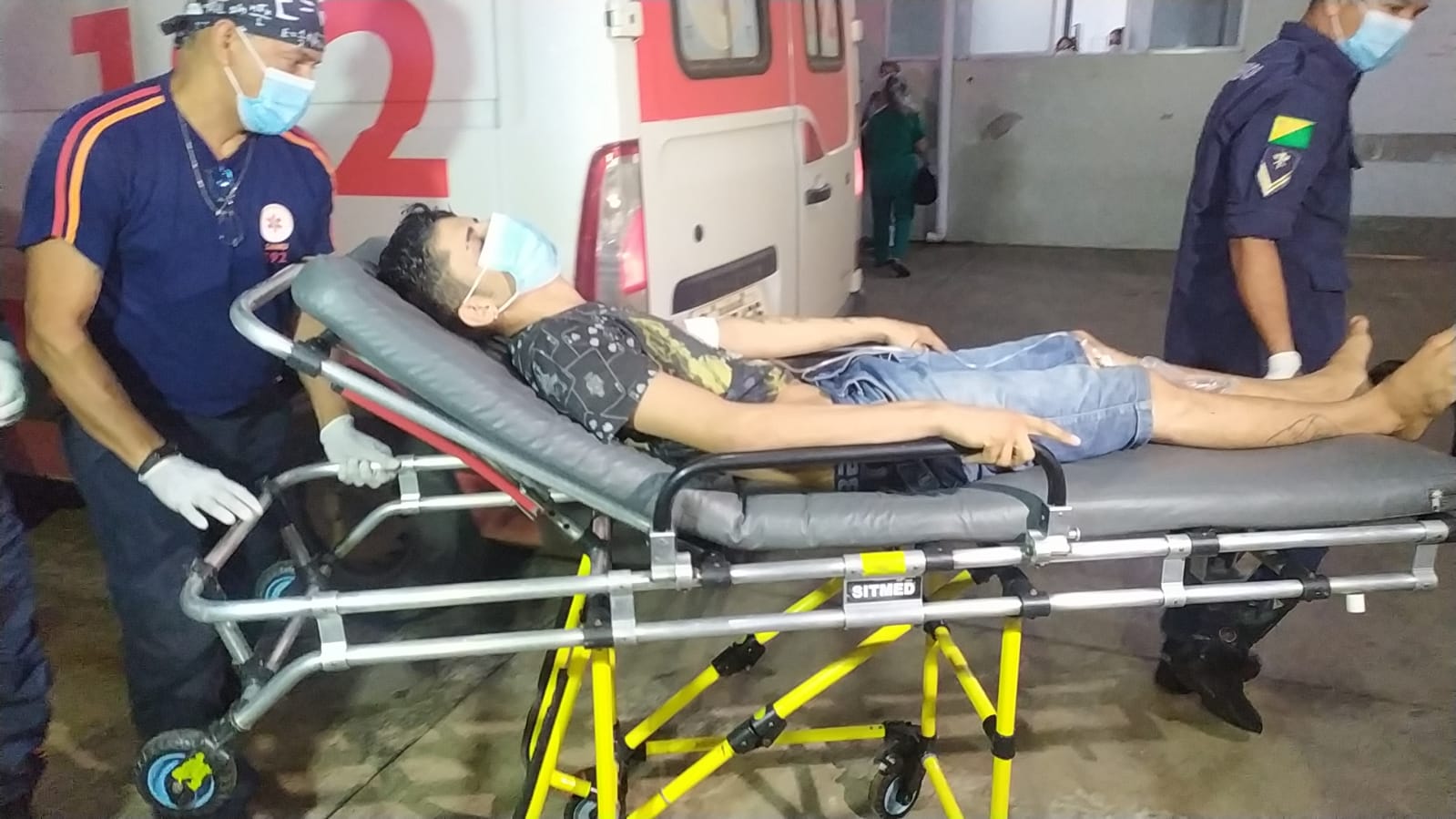 Dupla em carro tenta matar adolescente com 3 tiros na Baixada da Sobral