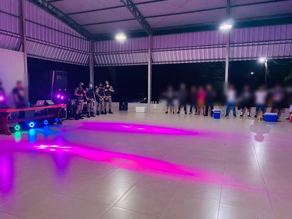 Polícia encerra festa clandestina na zona rural de Rio Branco; dono pode ser multado