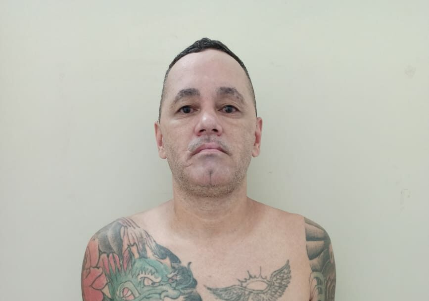 Líder do Comando Vermelho corta tornozeleira eletrônica e foge em Rio Branco