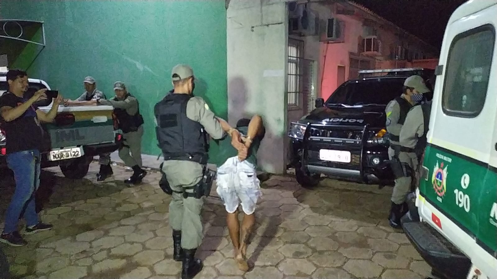 Bandido quase é linchado pela população após assaltar lanchonete em Rio Branco