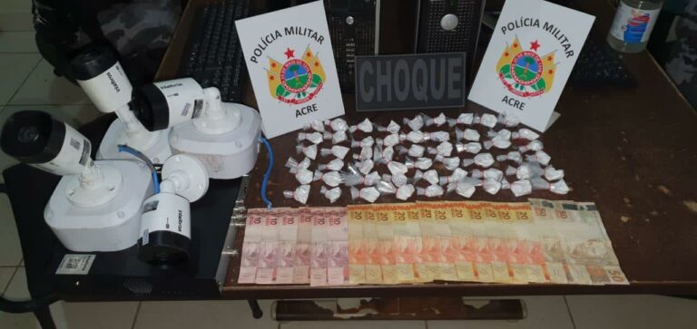 Polícia Militar apreende adolescente com mais de 50 trouxinhas de cocaína