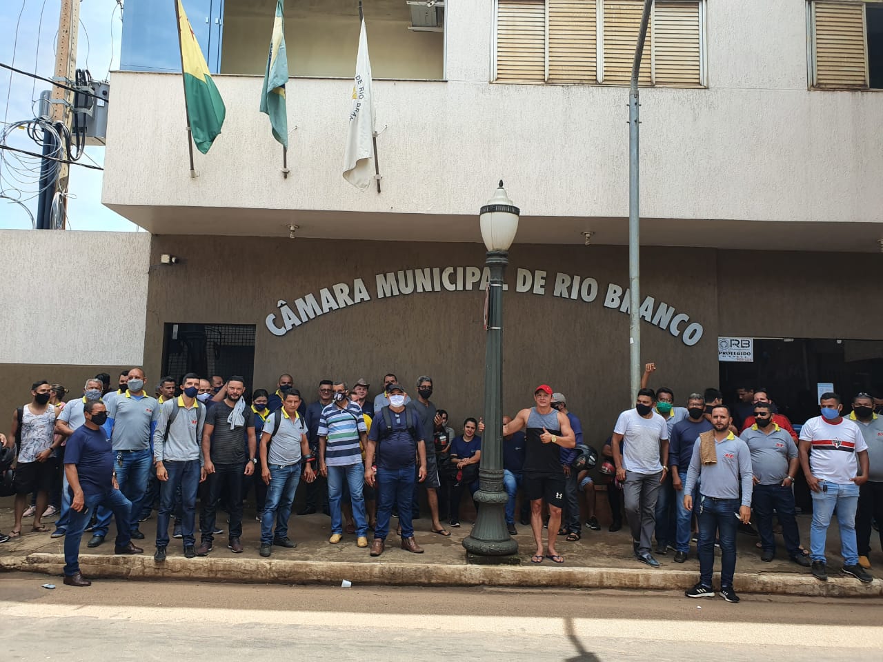Motorista há 20 anos faz apelo por aprovação do subsídio: “Passando necessidade”