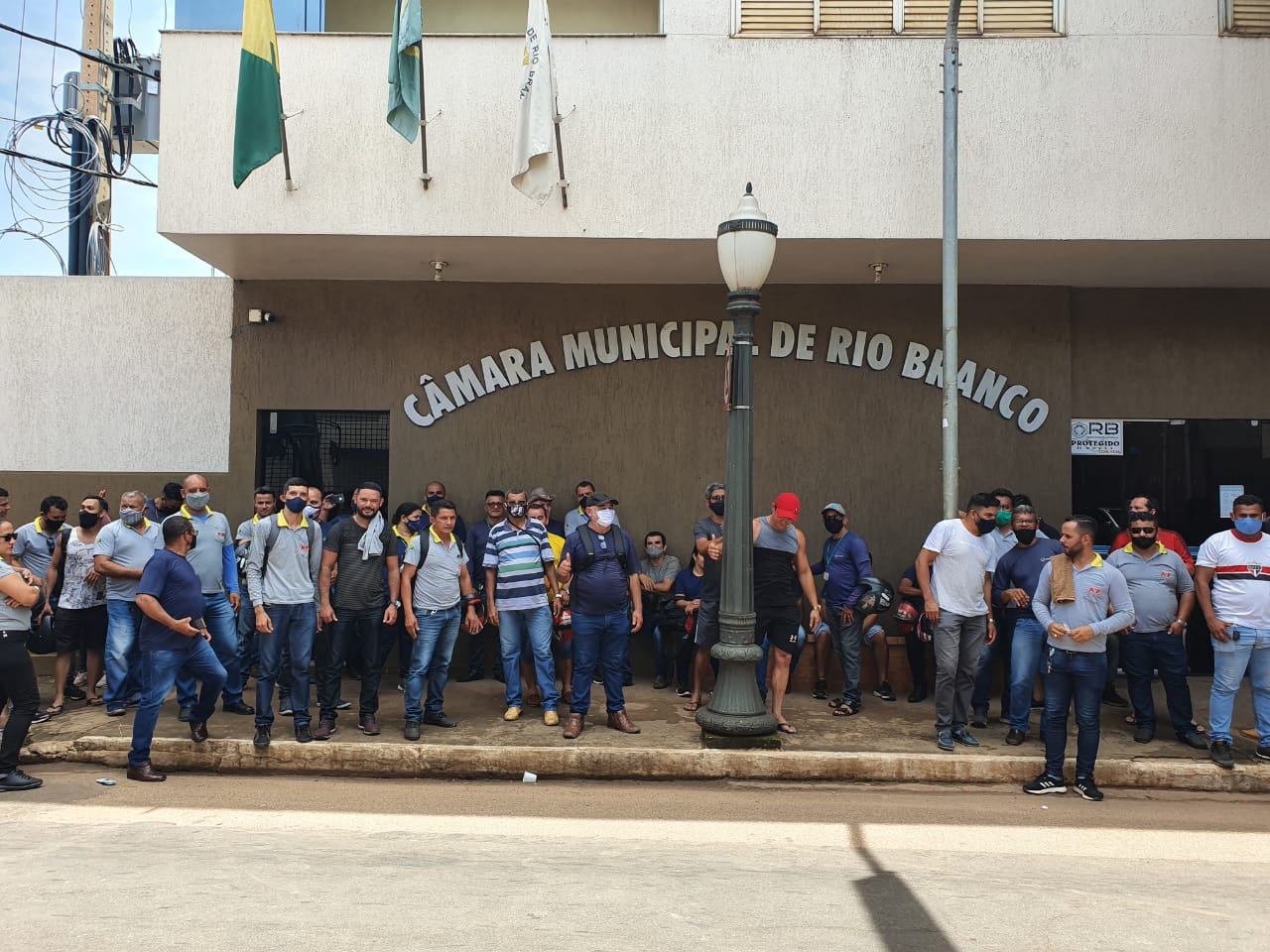 Caos: Empresas acumulam multa de R$ 50 mil diária por greve de motoristas de ônibus
