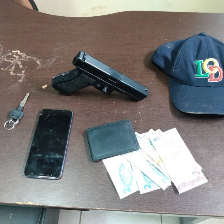 Polícia Civil intercepta e prende assaltante com  simulacro de arma e recupera moto roubada