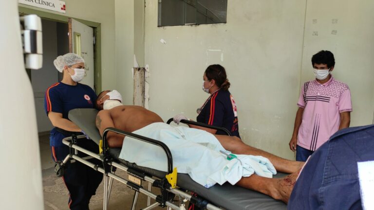 Jovem leva facada na jugular após discutir com desconhecido na Baixada