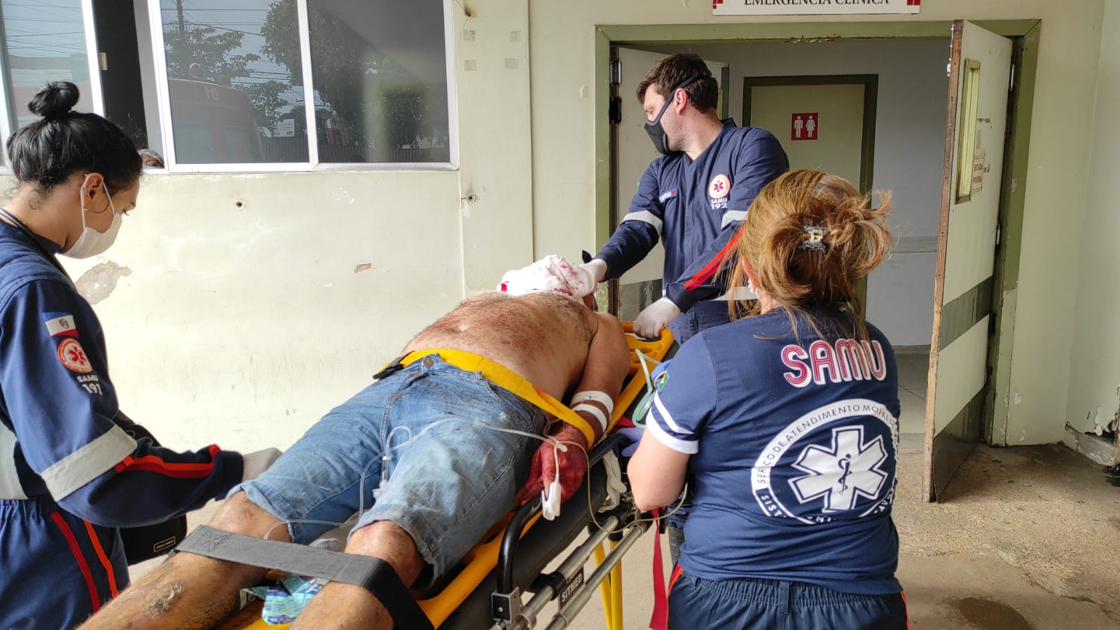 Policial aposentado fica em estado grave após colisão entre motocicletas