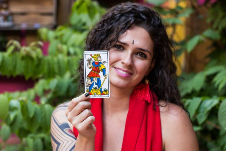 A convite do ContilNet, Cecilia de Vasconcelos faz previsões para os signos em 2021