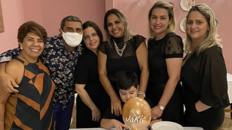 Moisés traz níver do Geh Alencar, Jackieline Costeiro e título da acreana Isna em SP