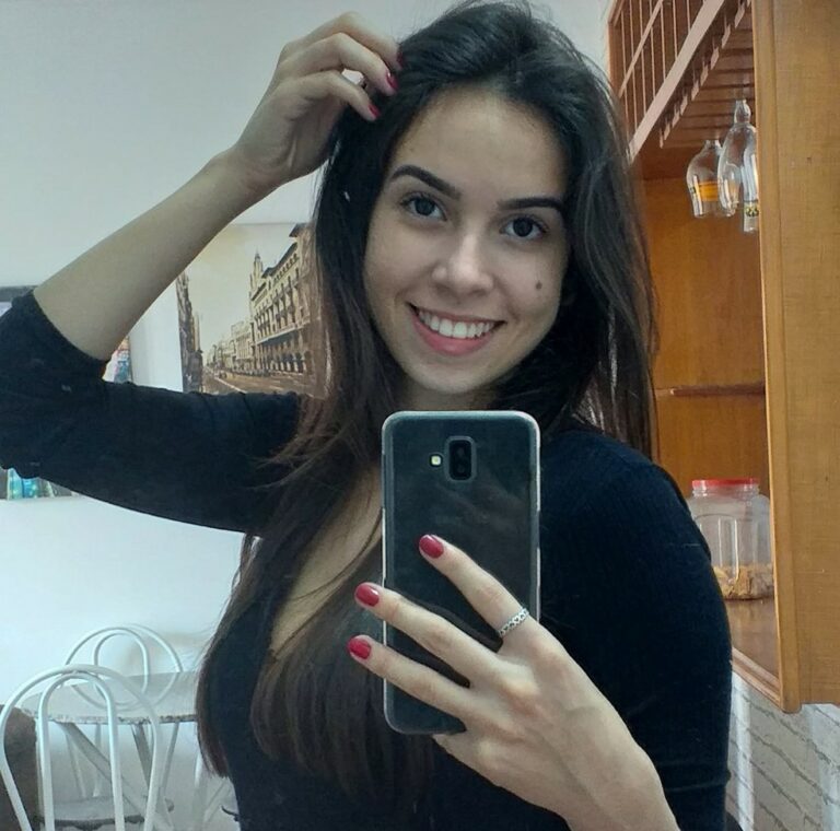 Pai pede que devolvam celular furtado de filha que morreu em acidente: ‘Única lembrança’