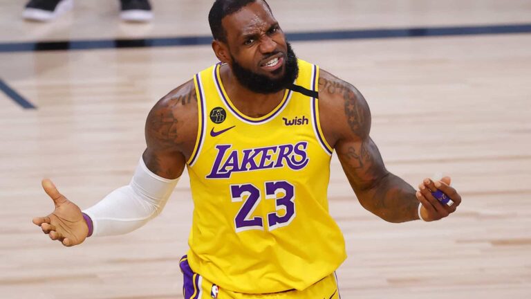 LeBron e Anthony Davis desfalcam os Lakers na estreia pela pré-temporada da NBA