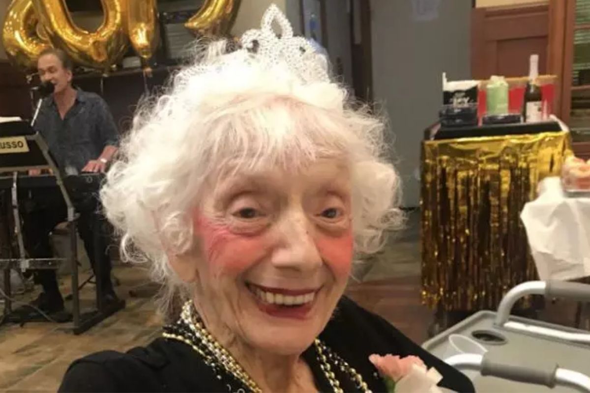 Idosa de 102 anos vence Covid-19 duas vezes depois de ter câncer e gripe espanhola